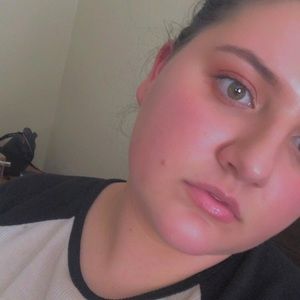 Meet your Posher, Lydia